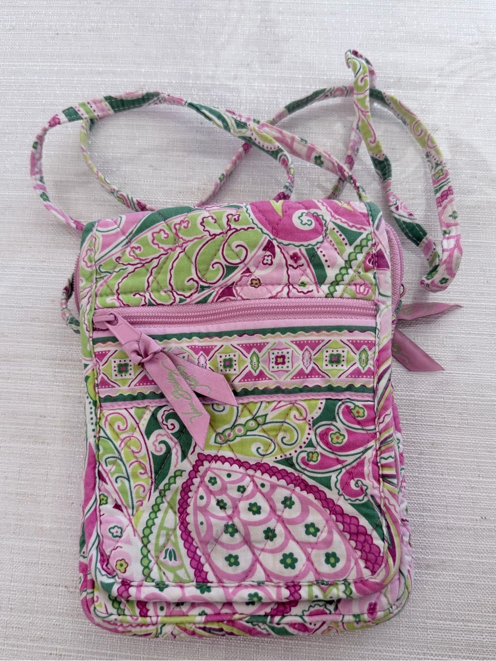 Vera Bradley Quilted Crossbody Bag in Pink & Green Paisley - Crossbody EUC - Picture 5 of 6